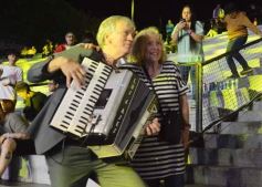 Foto de la galería: Festival del Litoral: se cumplió la cuarta noche con homenaje y despedida al eterno Ramón Ayala