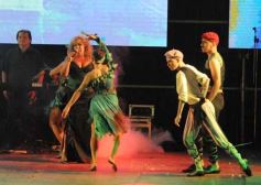 Foto de la galería: Festival del Litoral: se cumplió la cuarta noche con homenaje y despedida al eterno Ramón Ayala