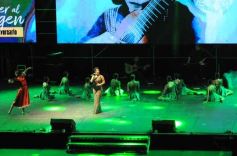 Foto de la galería: Festival del Litoral: se cumplió la cuarta noche con homenaje y despedida al eterno Ramón Ayala