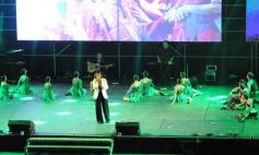 Foto de la galería: Festival del Litoral: se cumplió la cuarta noche con homenaje y despedida al eterno Ramón Ayala