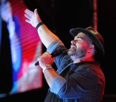 Foto de la galería: Festival del Litoral: se cumplió la cuarta noche con homenaje y despedida al eterno Ramón Ayala