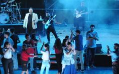 Foto de la galería: Festival del Litoral: se cumplió la cuarta noche con homenaje y despedida al eterno Ramón Ayala