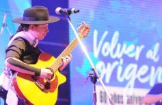 Foto de la galería: Festival del Litoral: se cumplió la cuarta noche con homenaje y despedida al eterno Ramón Ayala