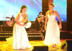 Foto de la galería: Festival del Litoral: se cumplió la cuarta noche con homenaje y despedida al eterno Ramón Ayala