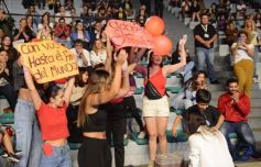 Foto de la galería: Festival del Litoral: se cumplió la cuarta noche con homenaje y despedida al eterno Ramón Ayala