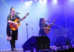 Foto de la galería: Festival del Litoral: se cumplió la cuarta noche con homenaje y despedida al eterno Ramón Ayala