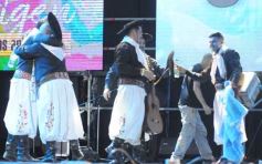 Foto de la galería: Festival del Litoral: se cumplió la cuarta noche con homenaje y despedida al eterno Ramón Ayala