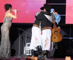Foto de la galería: Festival del Litoral: se cumplió la cuarta noche con homenaje y despedida al eterno Ramón Ayala