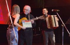 Foto de la galería: Festival del Litoral: se cumplió la cuarta noche con homenaje y despedida al eterno Ramón Ayala