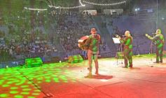 Foto de la galería: Festival del Litoral: se cumplió la cuarta noche con homenaje y despedida al eterno Ramón Ayala