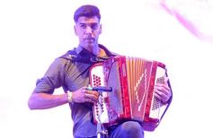 Foto de la galería: Festival del Litoral: se cumplió la cuarta noche con homenaje y despedida al eterno Ramón Ayala