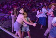 Foto de la galería: Festival del Litoral: se cumplió la cuarta noche con homenaje y despedida al eterno Ramón Ayala