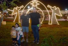 Foto de la galería: Parque de las Fiestas: se encendió el arbolito y la Navidad ya se prepara con alegría familiar en la ciudad