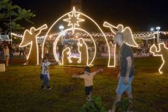 Foto de la galería: Parque de las Fiestas: se encendió el arbolito y la Navidad ya se prepara con alegría familiar en la ciudad