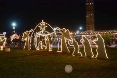 Foto de la galería: Parque de las Fiestas: se encendió el arbolito y la Navidad ya se prepara con alegría familiar en la ciudad