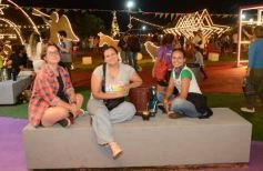 Foto de la galería: Parque de las Fiestas: se encendió el arbolito y la Navidad ya se prepara con alegría familiar en la ciudad