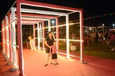 Foto de la galería: Parque de las Fiestas: se encendió el arbolito y la Navidad ya se prepara con alegría familiar en la ciudad