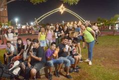 Foto de la galería: Parque de las Fiestas: se encendió el arbolito y la Navidad ya se prepara con alegría familiar en la ciudad