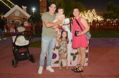 Foto de la galería: Parque de las Fiestas: se encendió el arbolito y la Navidad ya se prepara con alegría familiar en la ciudad