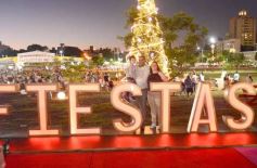 Foto de la galería: Parque de las Fiestas: se encendió el arbolito y la Navidad ya se prepara con alegría familiar en la ciudad