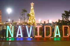Foto de la galería: Parque de las Fiestas: se encendió el arbolito y la Navidad ya se prepara con alegría familiar en la ciudad
