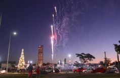 Foto de la galería: Parque de las Fiestas: se encendió el arbolito y la Navidad ya se prepara con alegría familiar en la ciudad