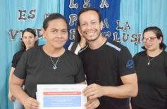 Foto de la galería: Hacia la inclusión: nuevos intérpretes de lengua de señas culminaron su formación en Garupá