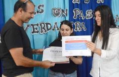 Foto de la galería: Hacia la inclusión: nuevos intérpretes de lengua de señas culminaron su formación en Garupá