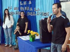 Foto de la galería: Hacia la inclusión: nuevos intérpretes de lengua de señas culminaron su formación en Garupá