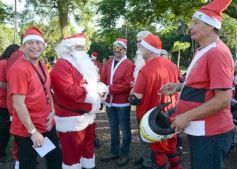 Foto de la galería: Papanoelada Solidaria: la Navidad no esperó al 25 y se adelantó en moto en Posadas