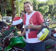 Foto de la galería: Papanoelada Solidaria: la Navidad no esperó al 25 y se adelantó en moto en Posadas