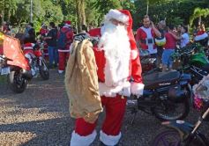 Foto de la galería: Papanoelada Solidaria: la Navidad no esperó al 25 y se adelantó en moto en Posadas