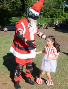 Foto de la galería: Papanoelada Solidaria: la Navidad no esperó al 25 y se adelantó en moto en Posadas