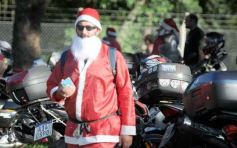 Foto de la galería: Papanoelada Solidaria: la Navidad no esperó al 25 y se adelantó en moto en Posadas