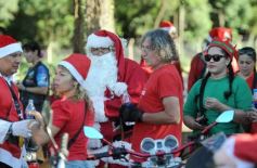 Foto de la galería: Papanoelada Solidaria: la Navidad no esperó al 25 y se adelantó en moto en Posadas
