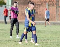 Foto de la galería: Regional Amateur: después del festejo en ida y vuelta, Mitre va por los cuartos de final