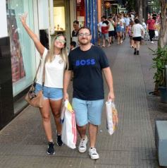 Foto de la galería: Fiestas en la ciudad: lo que se vio del movimiento y todo el color de las compras en la previa de la Navidad