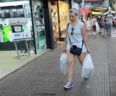 Foto de la galería: Fiestas en la ciudad: lo que se vio del movimiento y todo el color de las compras en la previa de la Navidad