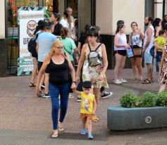 Foto de la galería: Fiestas en la ciudad: lo que se vio del movimiento y todo el color de las compras en la previa de la Navidad