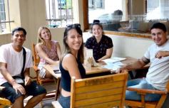 Foto de la galería: Las últimas del 2023: el año se despide con gente amiga y la buena onda que no se corta en la ciudad