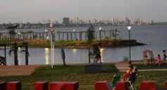 Foto de la galería: Tarde de disfrute en Costa Sur: el modo verano en la ciudad suma playa, recreación y descanso a orillas del Paraná