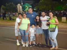 Foto de la galería: Festival de Verano: con una multitud presente, el Chaqueño Palavecino trajo show y folclore a la ciudad 