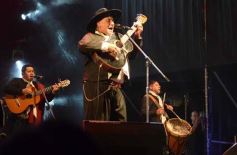 Foto de la galería: Festival de Verano: con una multitud presente, el Chaqueño Palavecino trajo show y folclore a la ciudad 