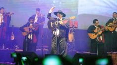 Foto de la galería: Festival de Verano: con una multitud presente, el Chaqueño Palavecino trajo show y folclore a la ciudad 