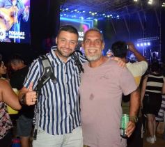 Foto de la galería: Festival de Verano: con una multitud presente, el Chaqueño Palavecino trajo show y folclore a la ciudad 