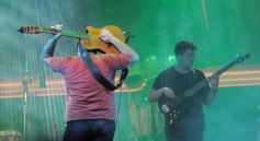 Foto de la galería: Festival de Verano: con una multitud presente, el Chaqueño Palavecino trajo show y folclore a la ciudad 