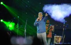 Foto de la galería: Festival de Verano: con una multitud presente, el Chaqueño Palavecino trajo show y folclore a la ciudad 