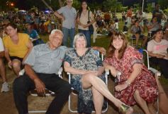 Foto de la galería: Festival de Verano: con una multitud presente, el Chaqueño Palavecino trajo show y folclore a la ciudad 