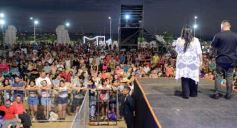 Foto de la galería: Festival de Verano: con una multitud presente, el Chaqueño Palavecino trajo show y folclore a la ciudad 