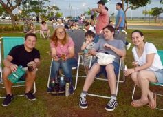 Foto de la galería: Festival de Verano: con una multitud presente, el Chaqueño Palavecino trajo show y folclore a la ciudad 